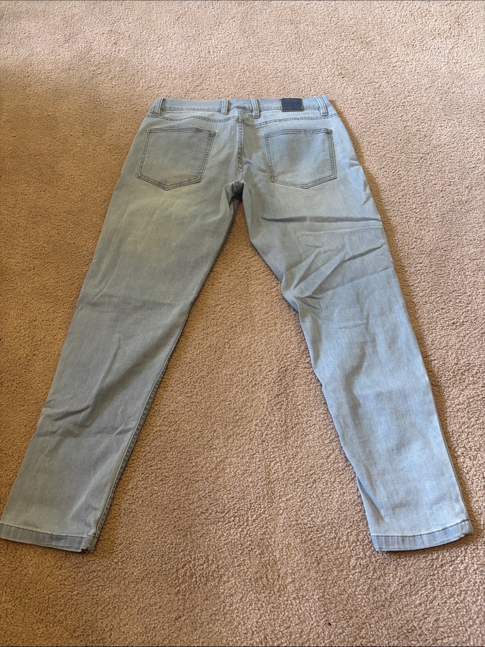 men's Straight Leg Jeans in Light Blue Wash - Picture 4 of 6